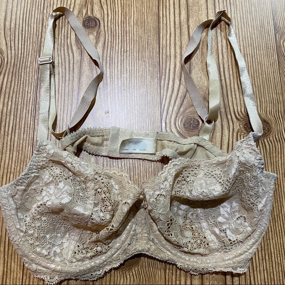 Victoria’s Secret beige lace underwire bra 36D - Picture 1 of 5